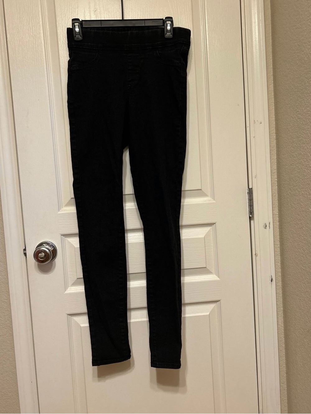 Old Navy Women’s Black Skinny Jeans